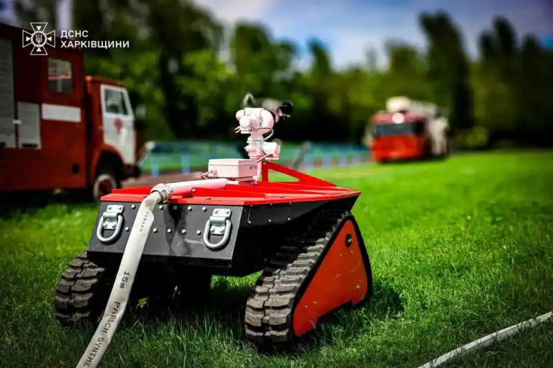У Харкові рятувальники випробували робота Hector 1 для роботи в екстремальних умовах