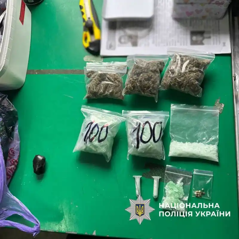 У Харкові викрили наркобанду, яку очолив в’язень: правоохоронці затримали чотирьох учасників