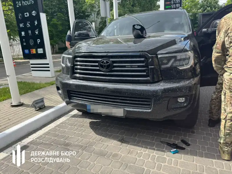 Військовий з Києва та мешканець Харкова організували схему втечі ухилянтів за кордон за $50 тисяч